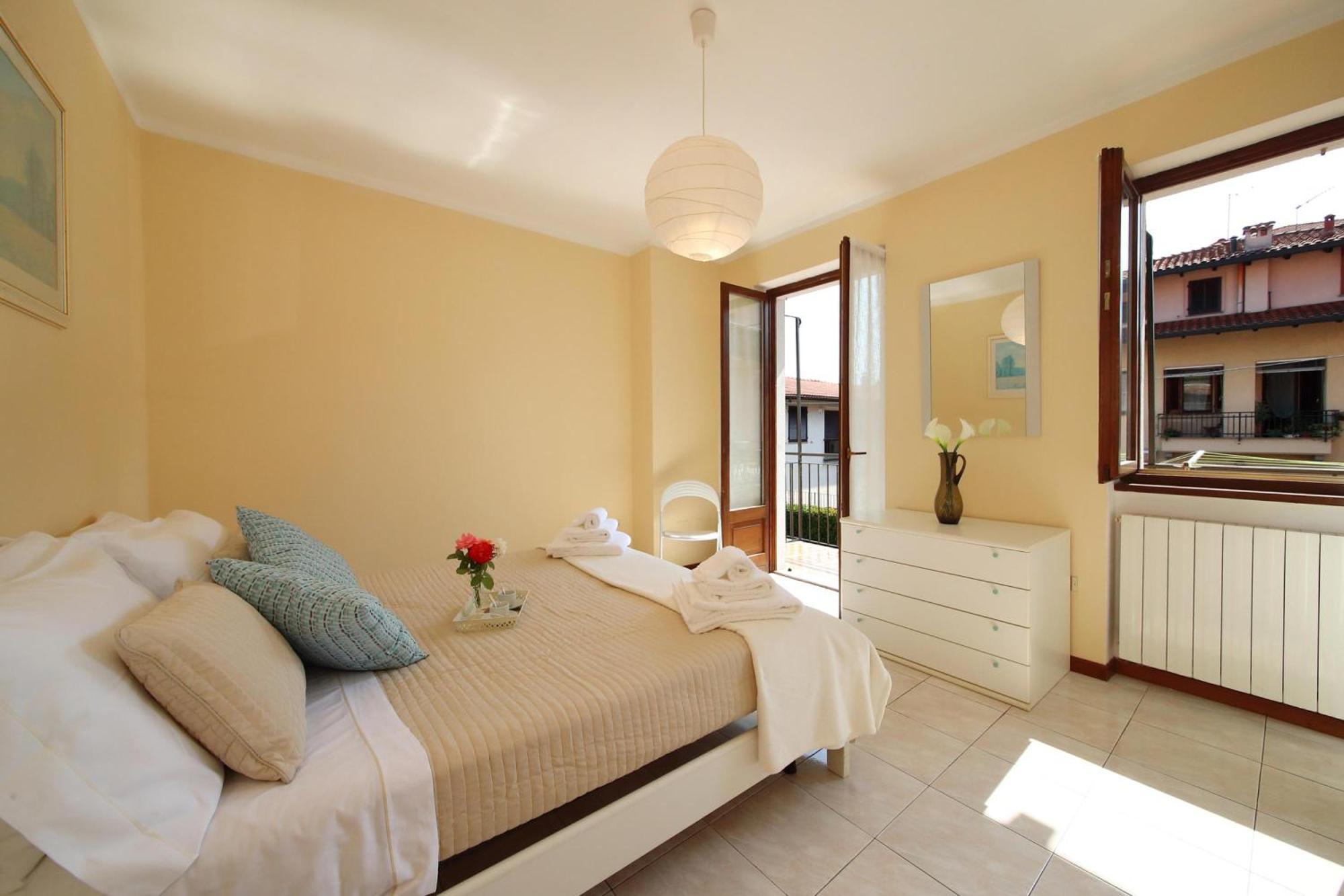 Petalo Bianco 100M From Lake - Happy Rentals Бавено Экстерьер фото